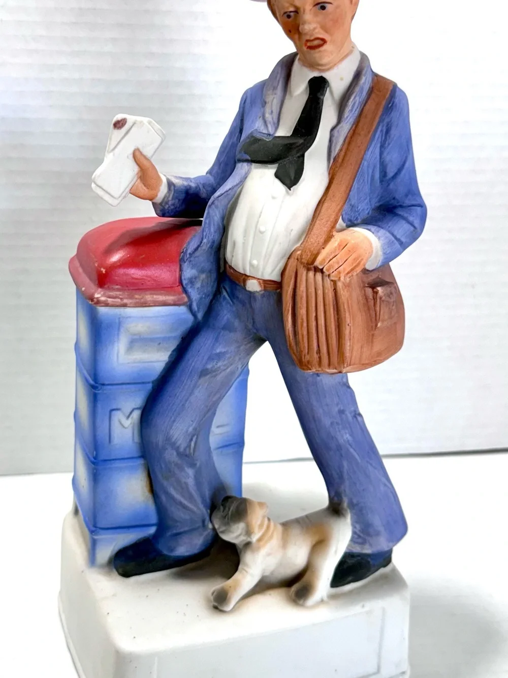 Vintage 1974 Limited Ed.Lionstone Whiskey  Decanter Porcelain Norman Rokwell